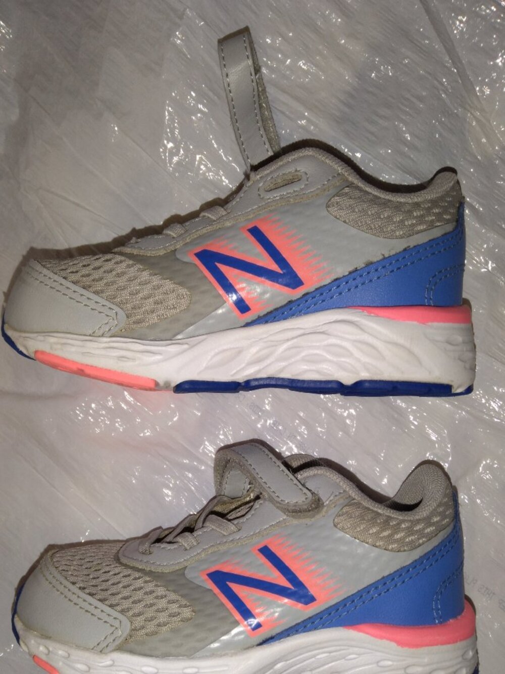 NEW BALANCE Kids Sneakers Sz 9.5